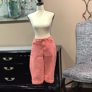 Gloria Vanderbilt Coral Capris